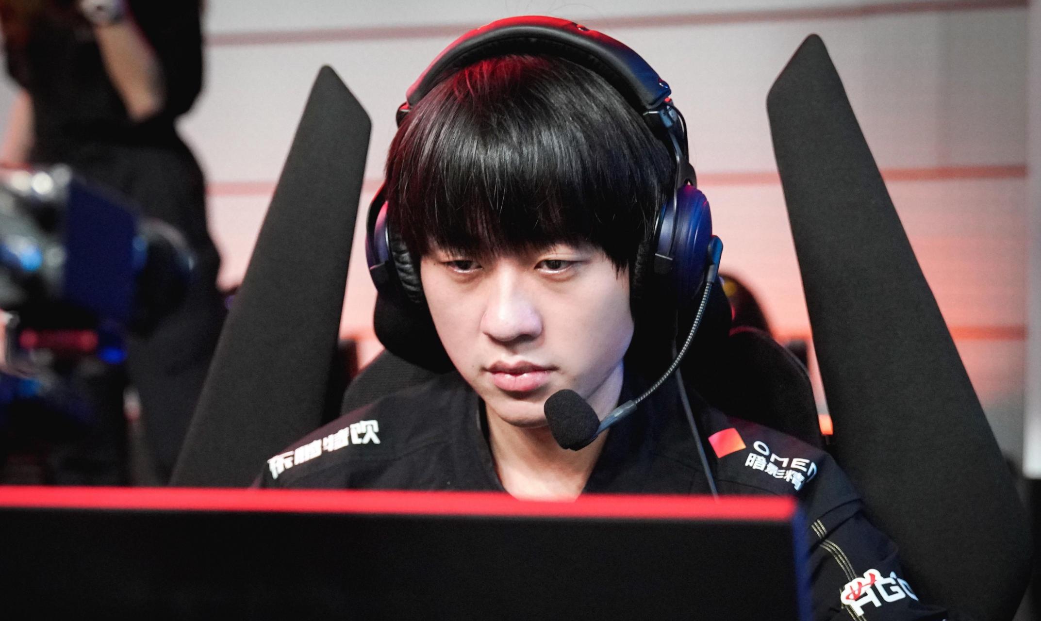 LGD血洗HLE,Ming极限生还后反打顶尖较量半决赛,锁定晋级资格 LGD血洗HLE,Ming极限生还后反打顶尖较量半决赛,锁定晋级资格