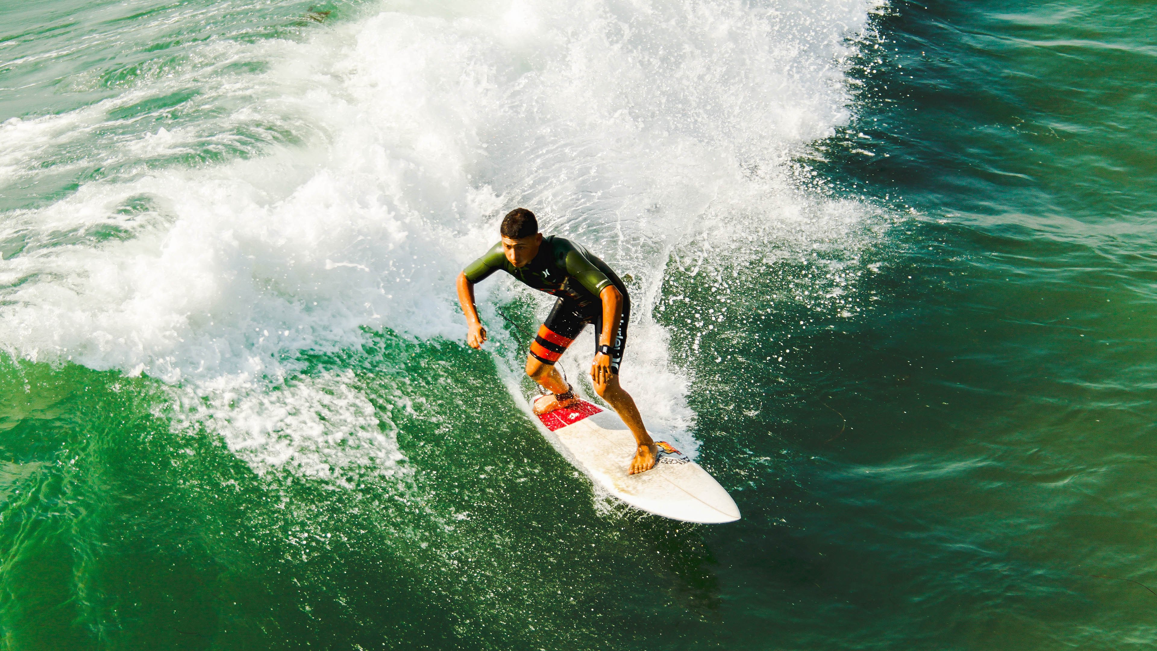 跨界风暴,牙买加足球奇迹征服厄瓜多尔,阿圭罗NBA季后赛意外接管比赛
