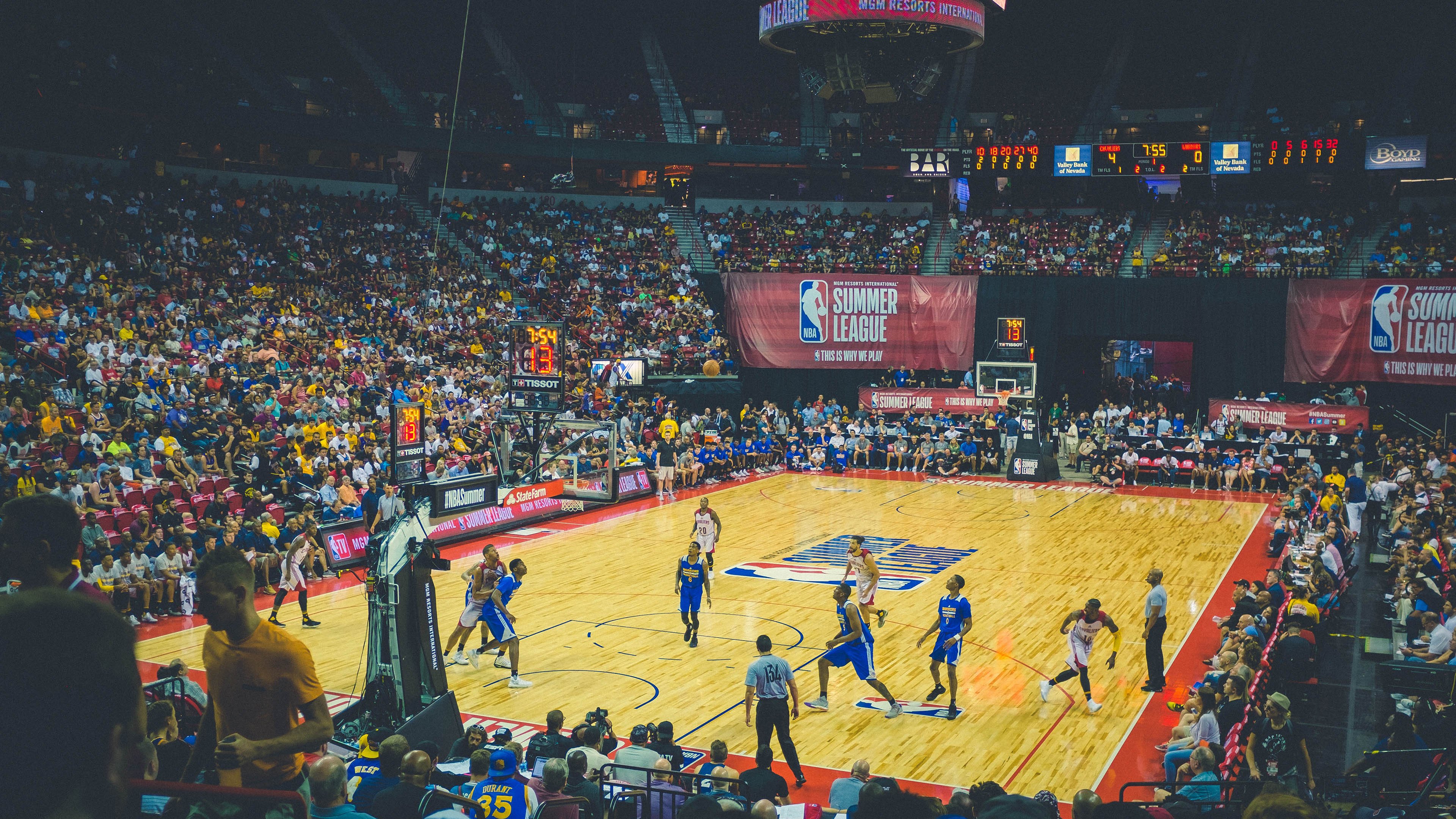 绿茵场上的交响指挥家，维尼修斯如何以一己之力主宰西波之战