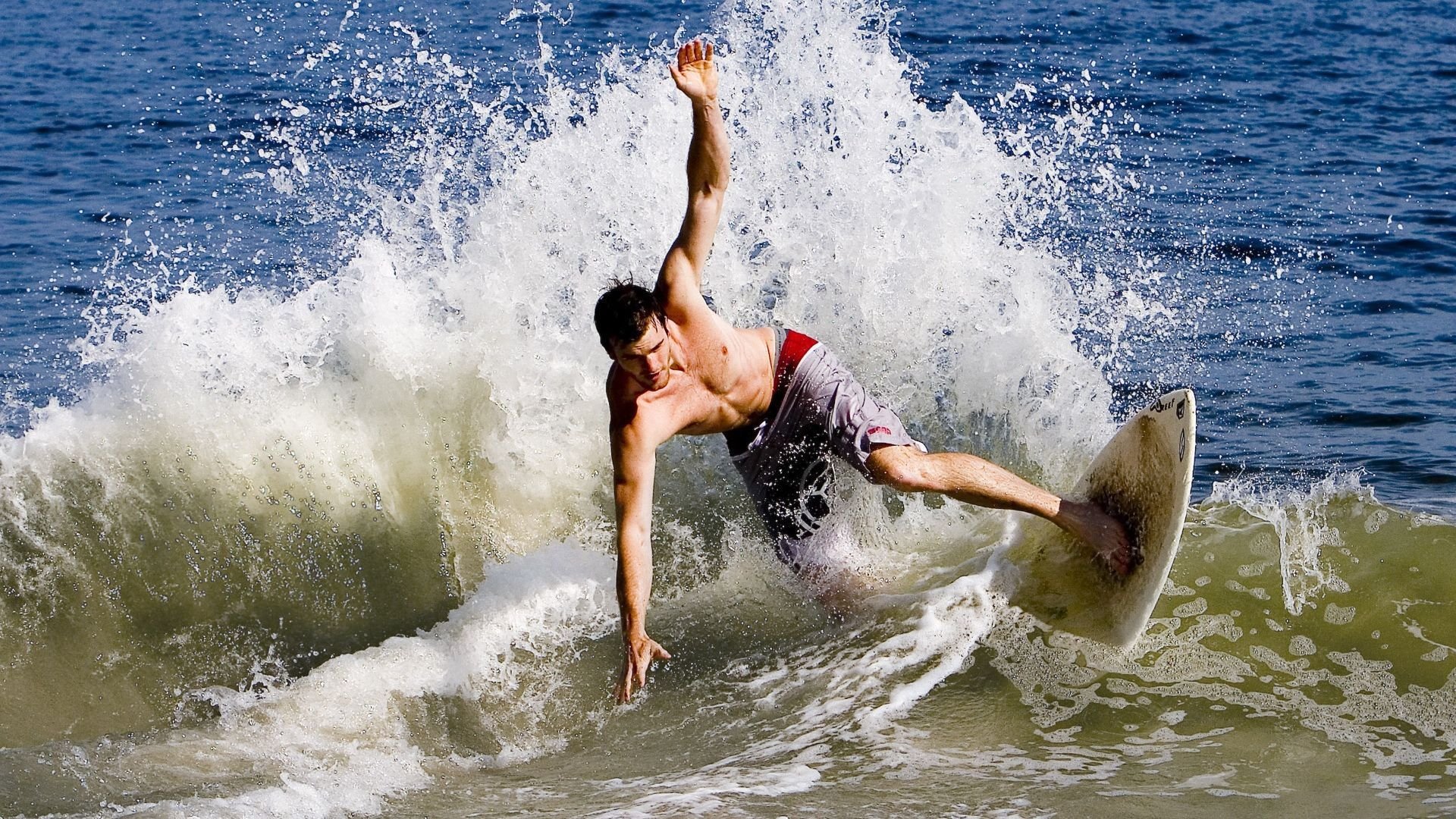 约基奇封神之夜！年度焦点战对手无解，掘金王朝的奠基石